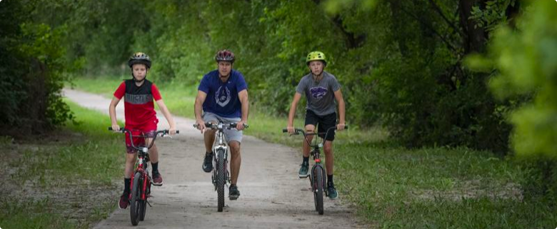 Hudson Trail Hiking - Manhattan, Kansas, USA